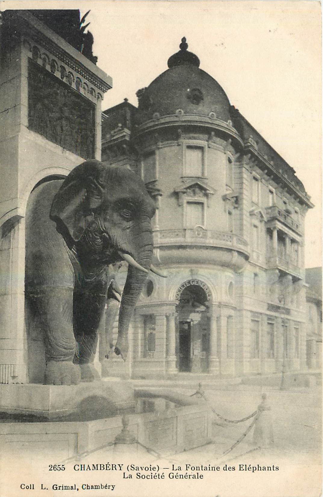 CPA Chambery Savoie La Fontaine des Elephants La Societe Generale Banque Elephant