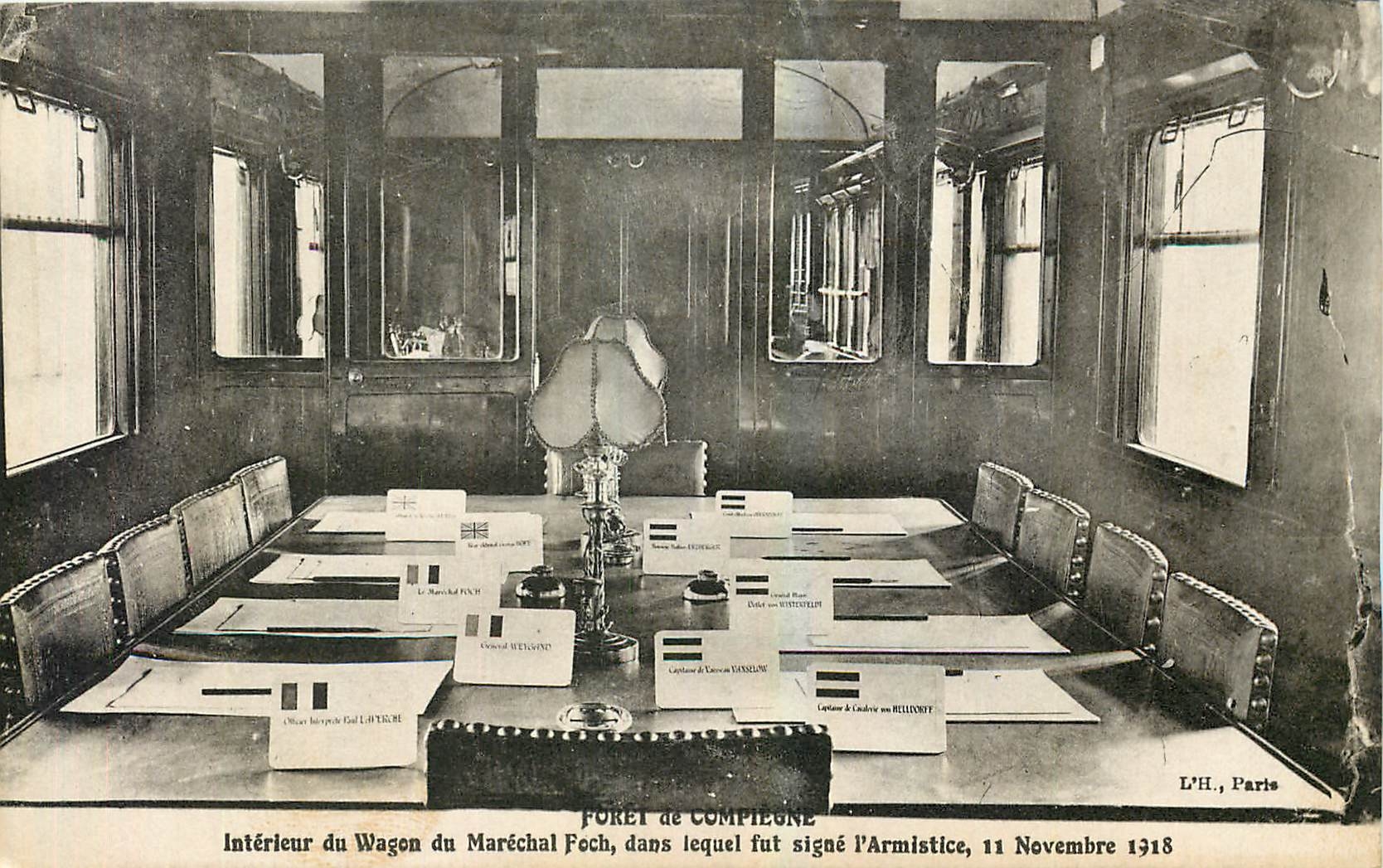CPA Foret de Compiegne Interieur du Wagon du Marechal Foch 