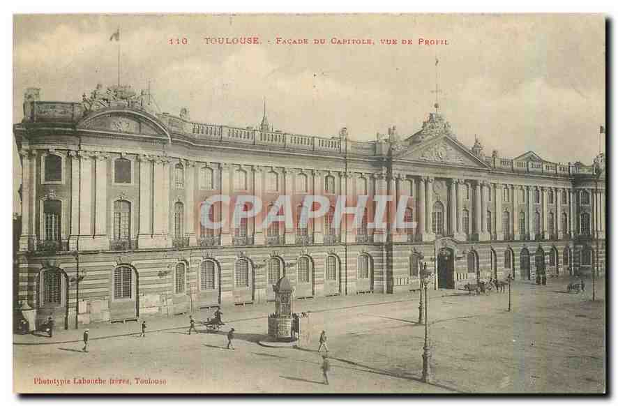 CPA Toulouse Facade du Capitole Vue de Profil 