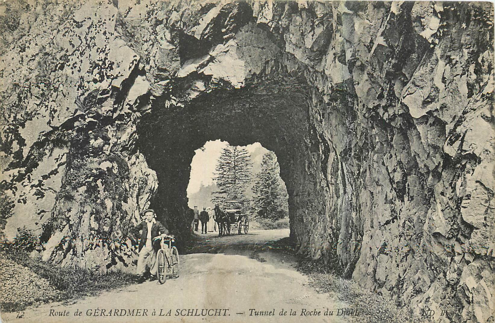 CPA Route de Gerardmer a la Schlucht Tunnel de la Roche du Diable 