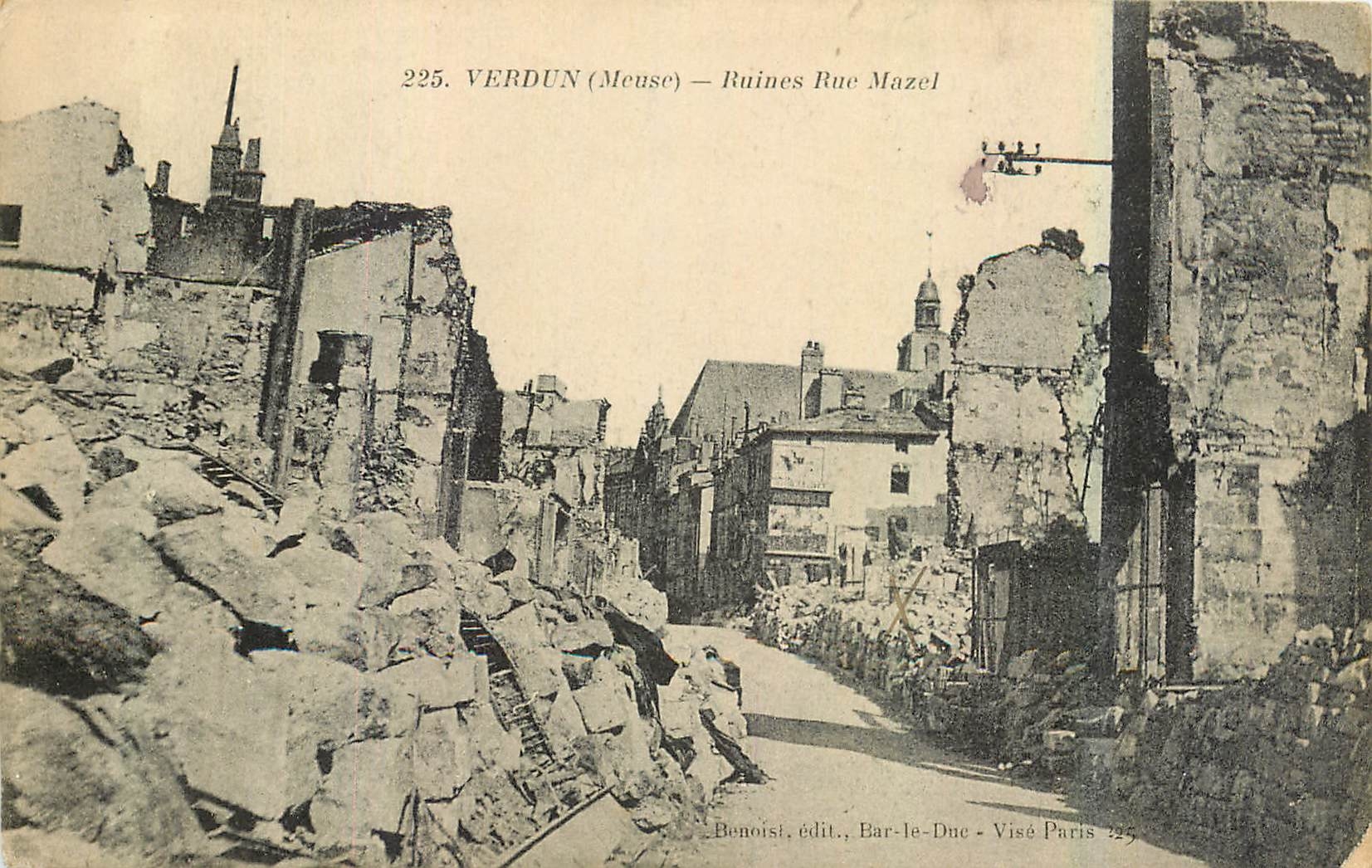 CPA Verdun Meuse Ruines Rue Mazel Militaria