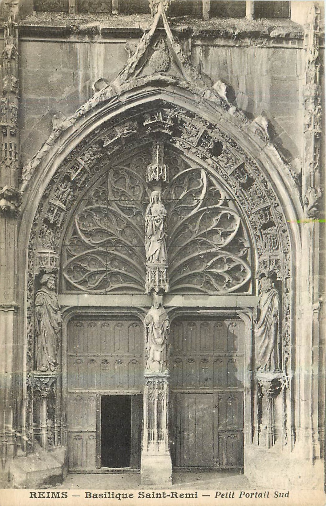 Reims — Basilique Saint-Remi — Petit Portail Sud — Phototypie J. Bénaïmé, Reims