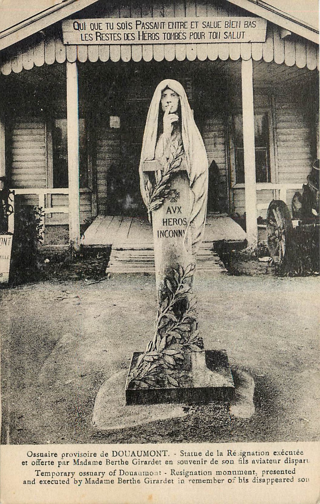 CPA Douaumont Statue de la Regionation executee et offerte par Madame Berthe 
