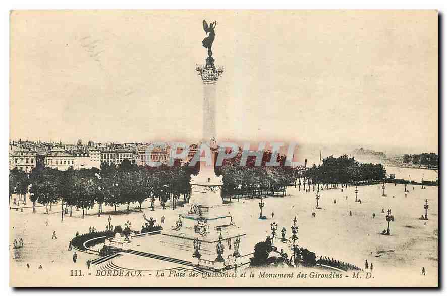 CPA Bordeaux La Place des Quinconces et le Monument des Girondes 