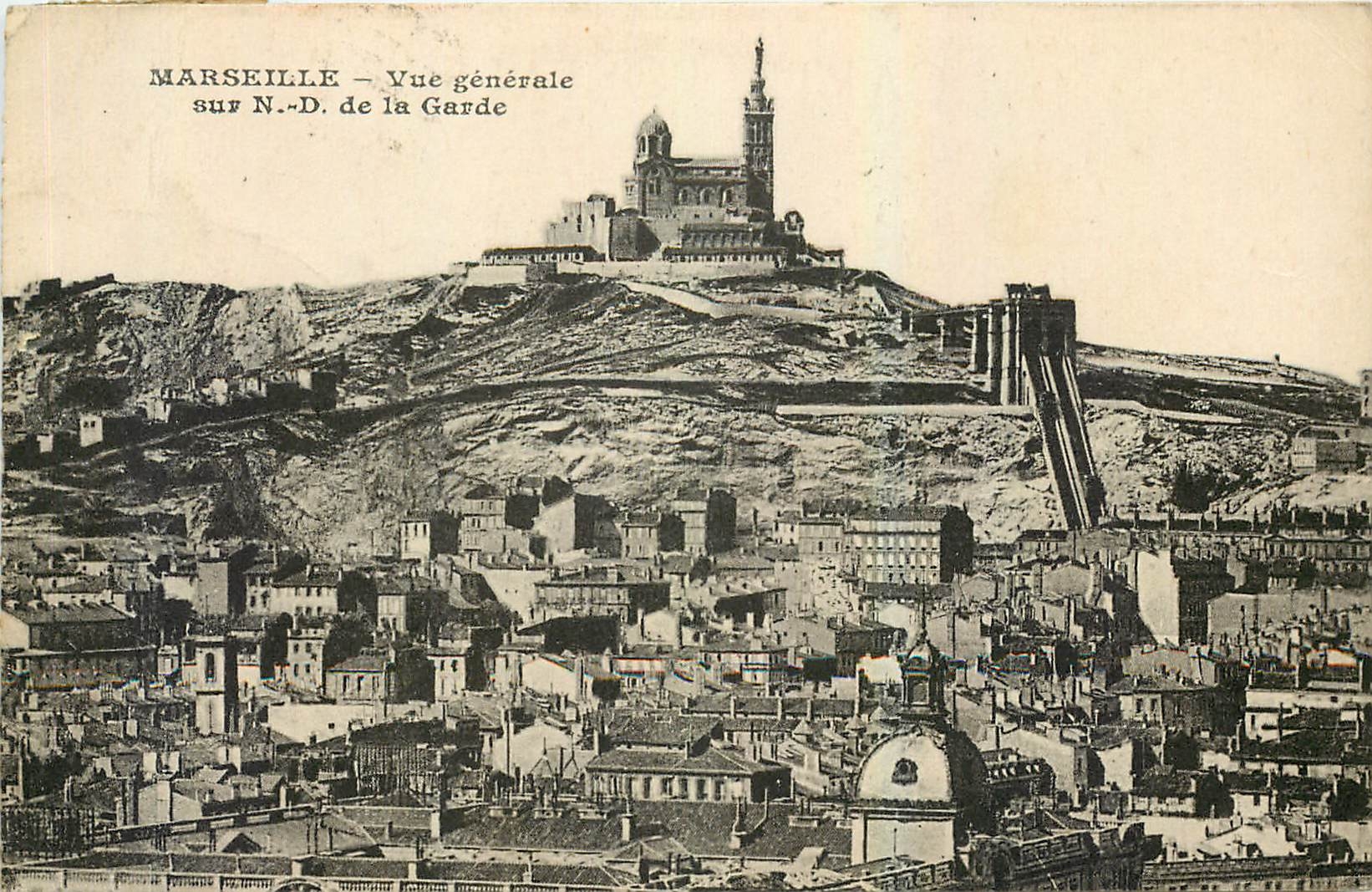 CPA Marseille Vue generale sur N D de la Garde 