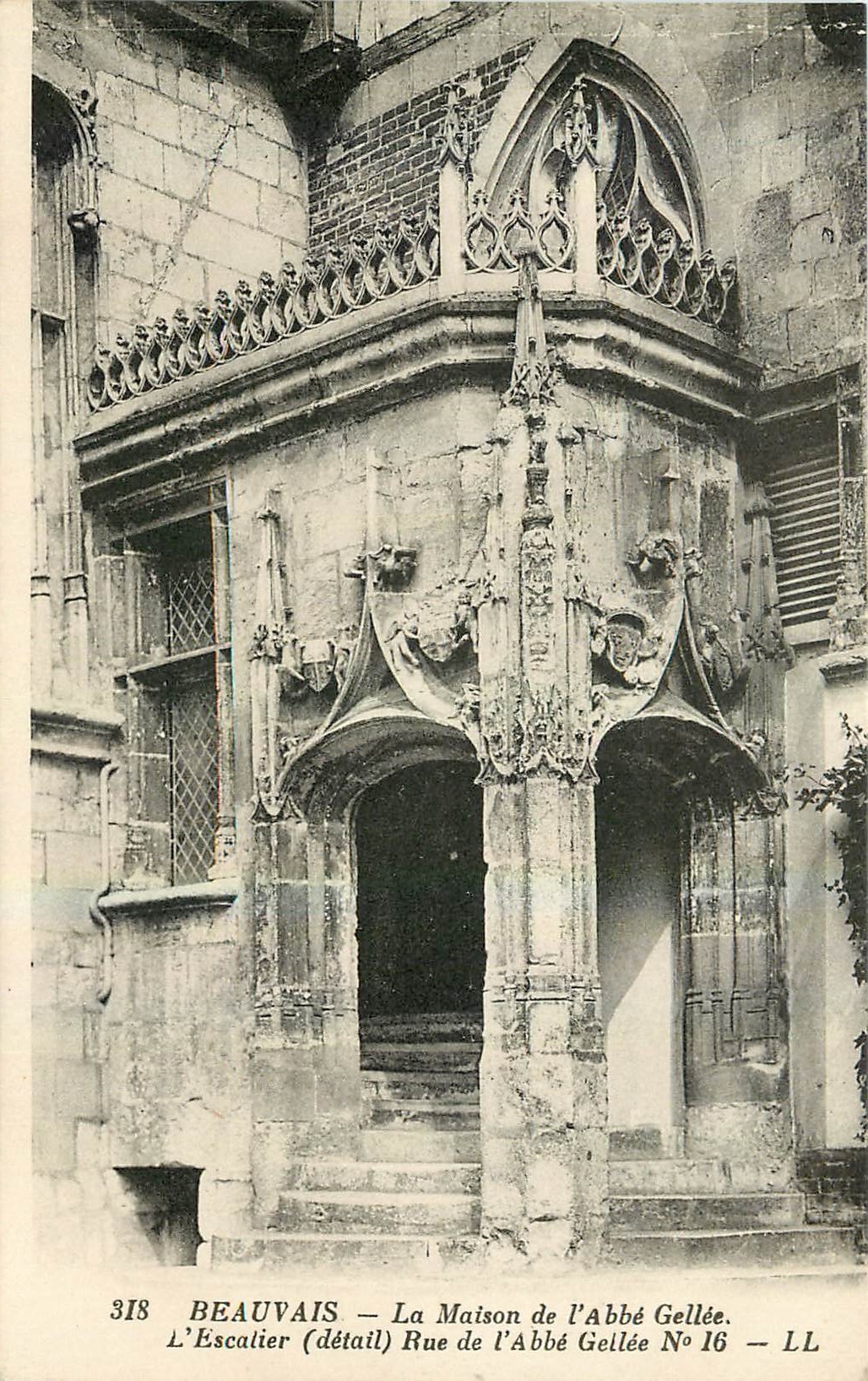 Beauvais — L'Escalier (détail) Rue de l'Abbé Gellée No 16 — LL