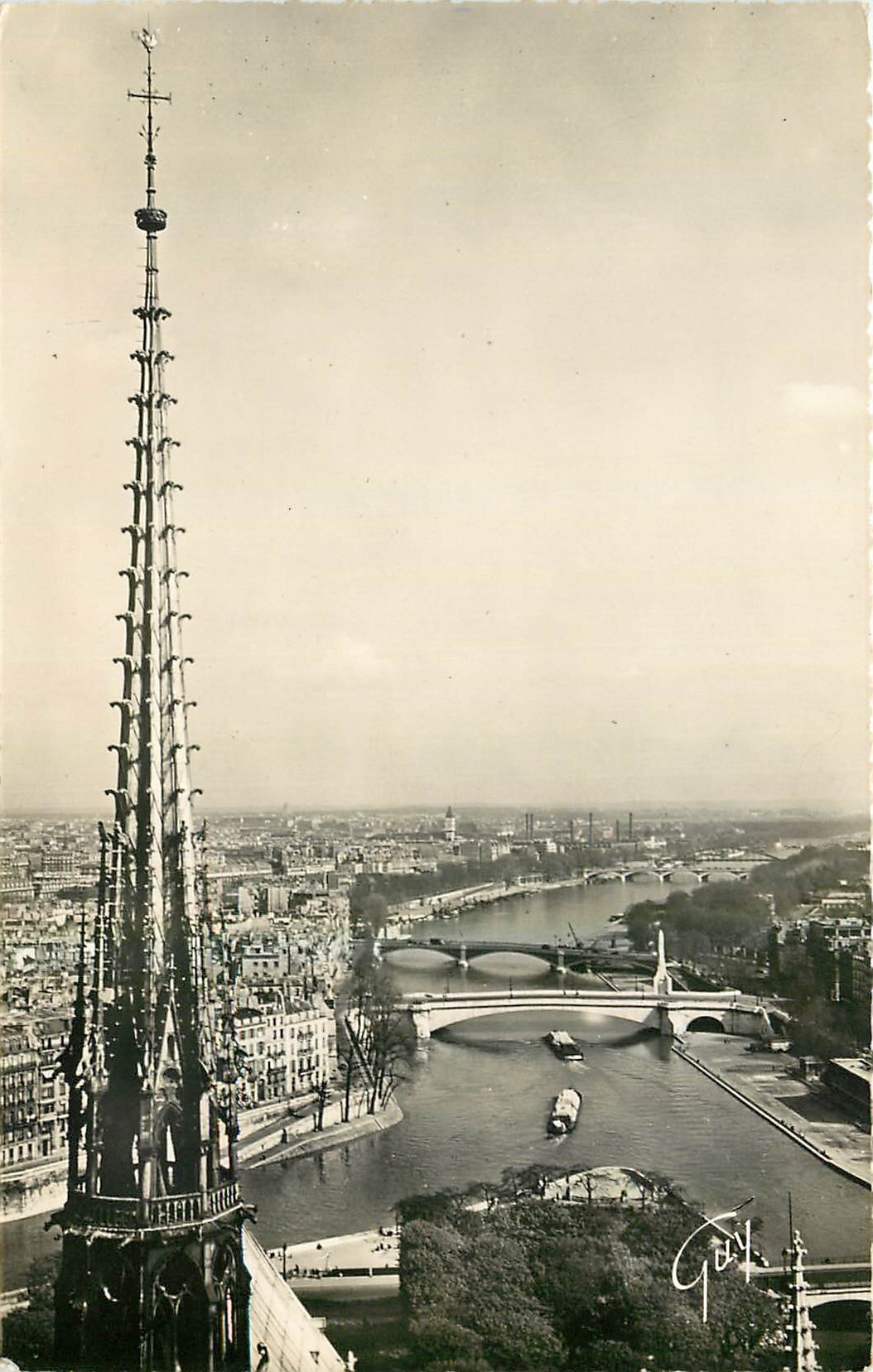 CPA Paris et ses Merveilles Notre Dame 