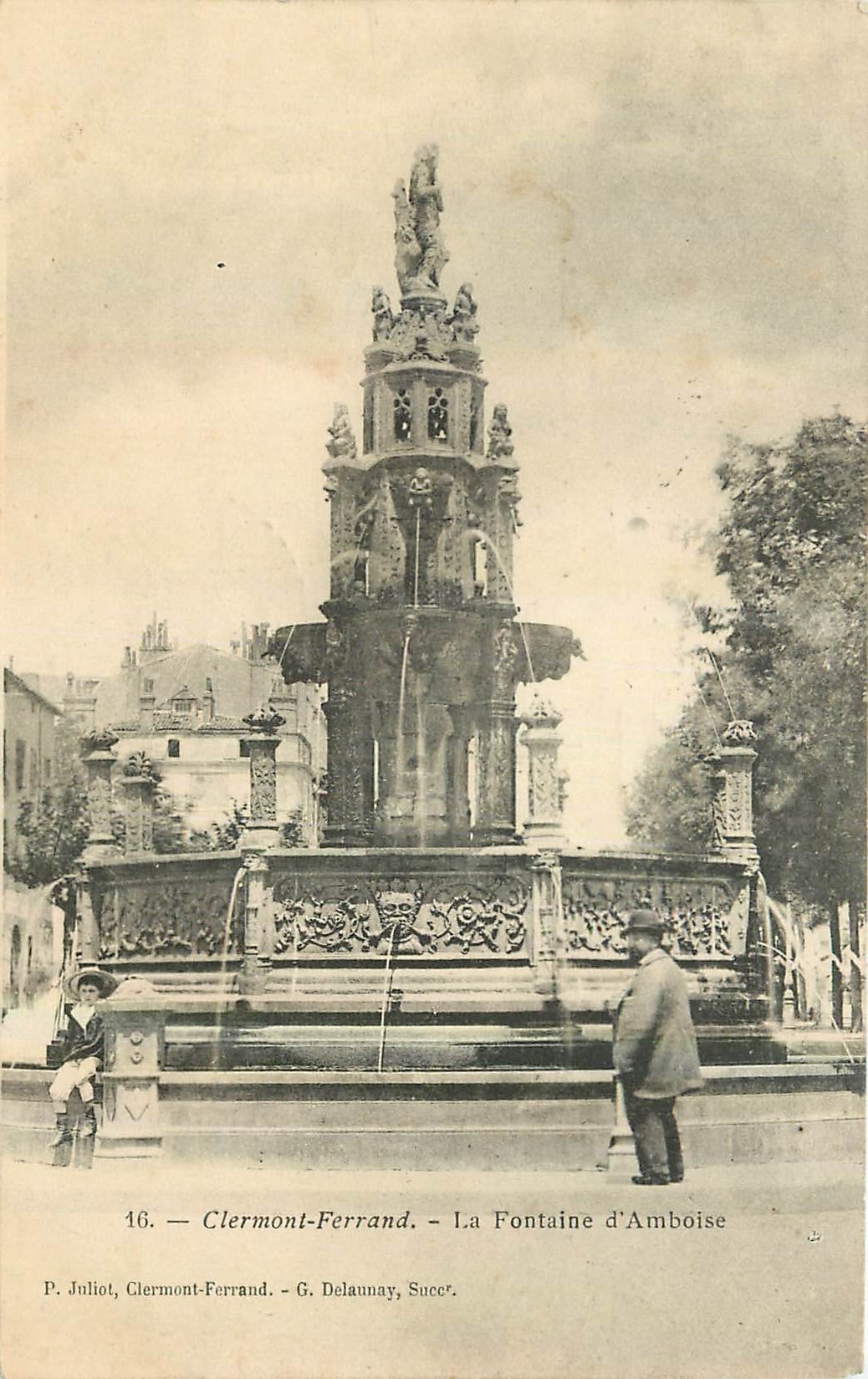 CPA Clermont Ferrand La Fontaine d'Amboise 