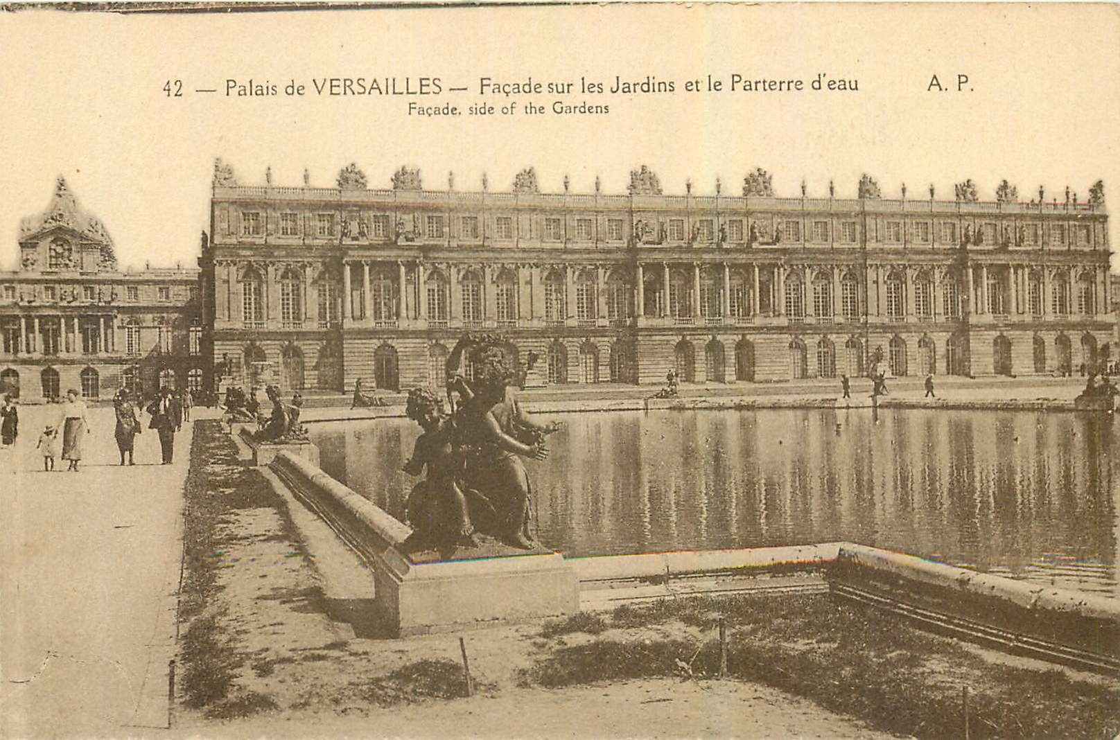 CPA Palais de Versalles Facade sur les Jardins et le Parterre d'eau 