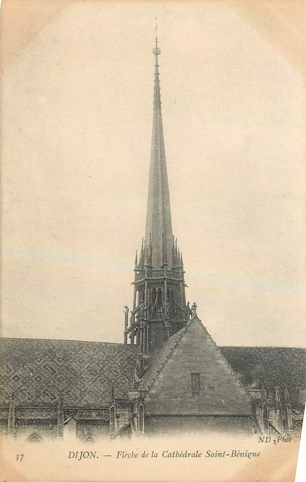 CPA Dijon Fleche de la Cathedrale Saint Benigne 
