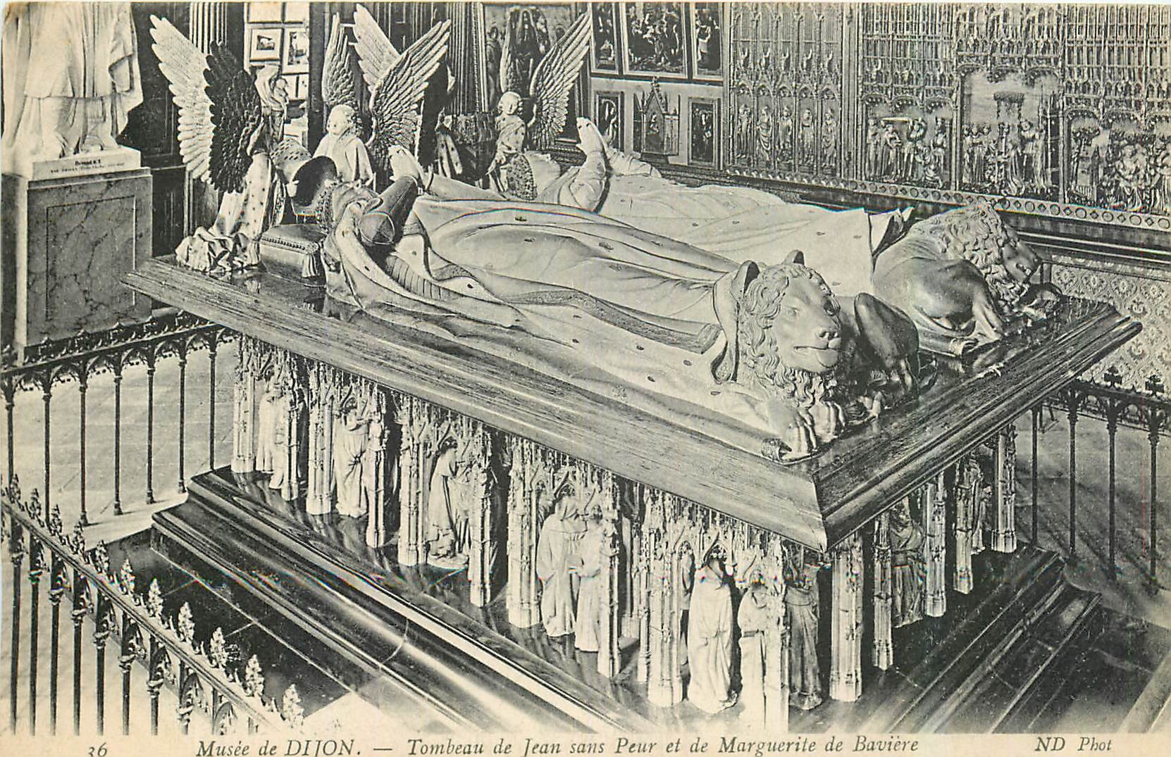 CPA Musee de Dijon Tombeau de Jean sans Peur et de Marguerite de Baviere 