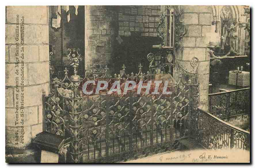 CPA Tombeau en granit de Saint Guillaume eveque de St Brieuc et fondateur de la cathedrale