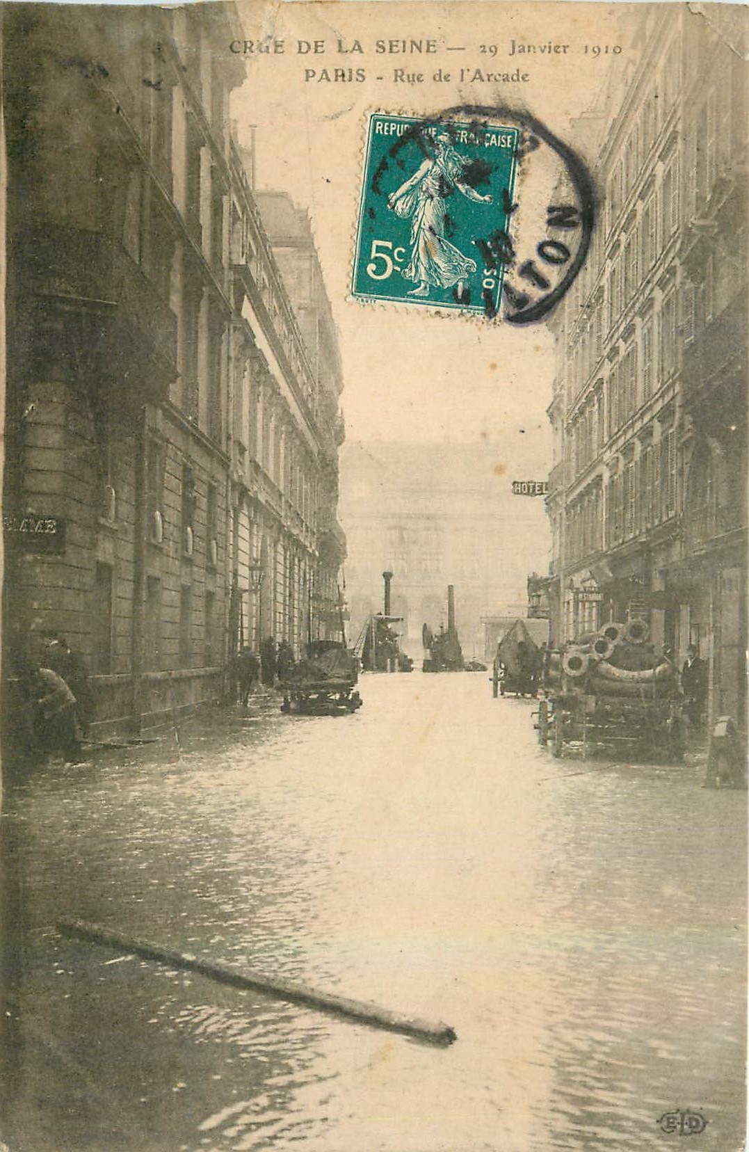 CPA Crue de la Seine Paris Rue de l'arcade 