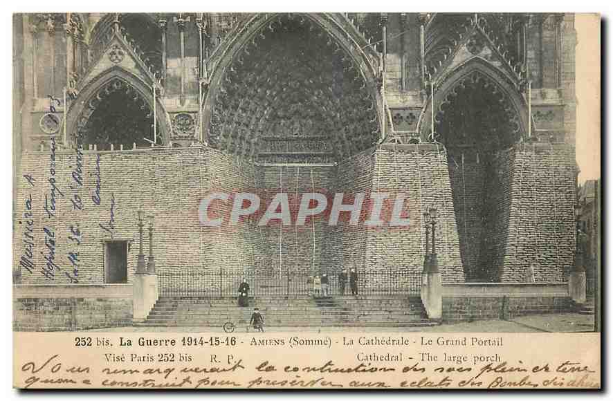 CPA La Guerre 1914 1915 1916 Amiens Somme La Cathedrale Le grand Portail 