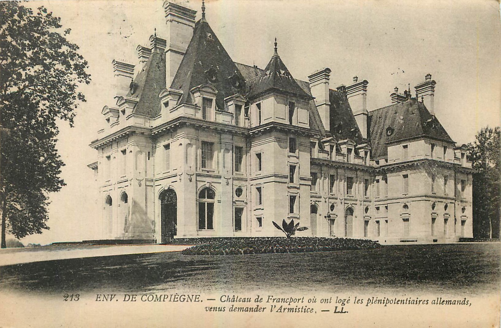 CPA Env de Compiegne Chateau de Francport l'Armistice Militaria