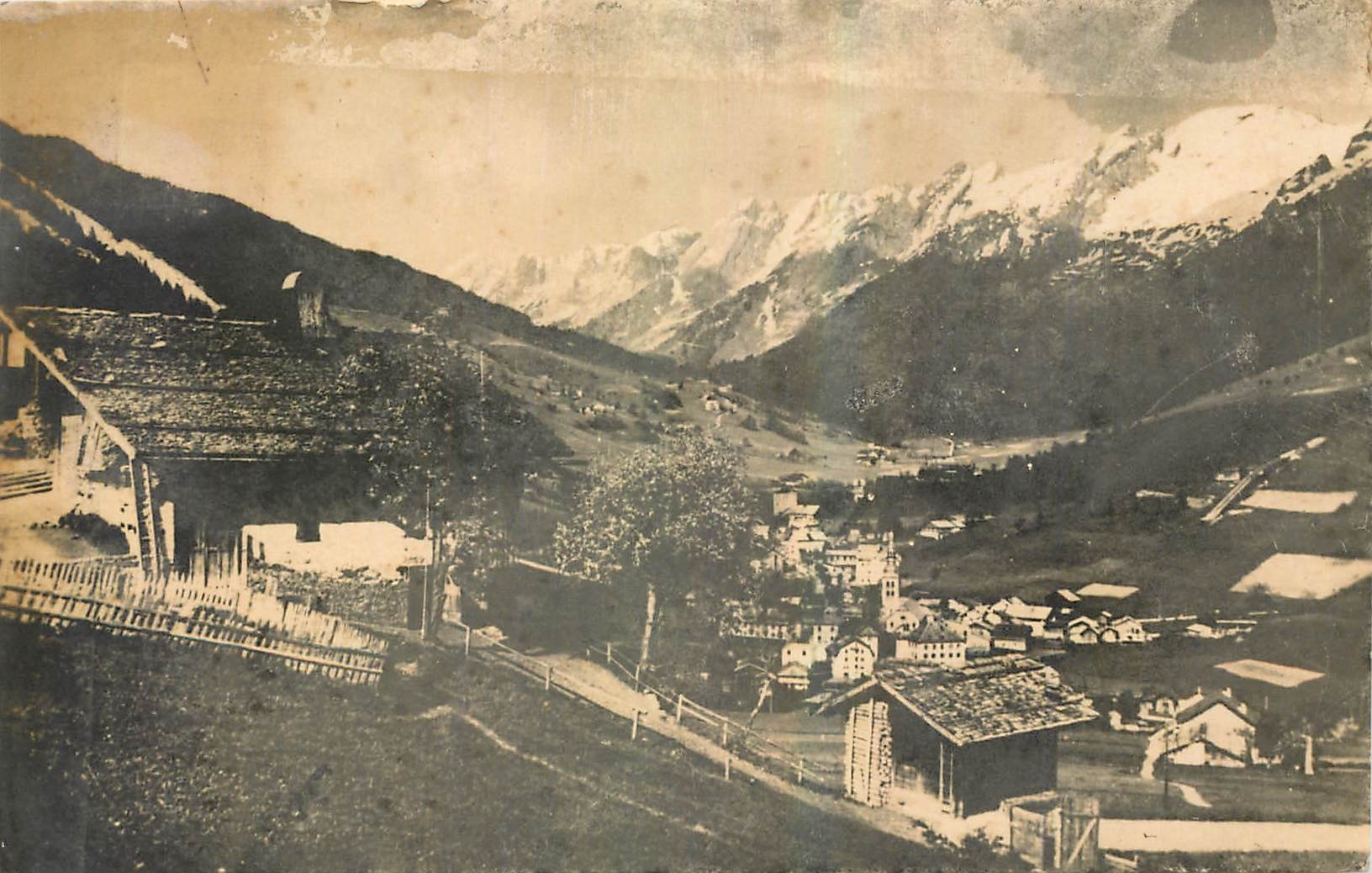 La Clusaz (Haute-Savoie) — Vue générale et Chaîne des Aravis — Édition GIL, Repr. Intard, n°2269