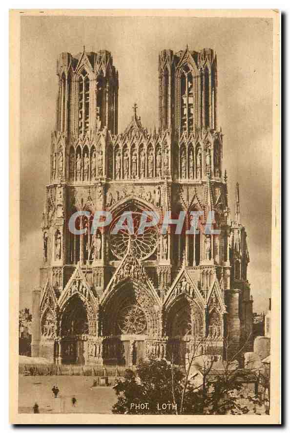CPA Reims La Cathedrale de Reims apres la Guerre 