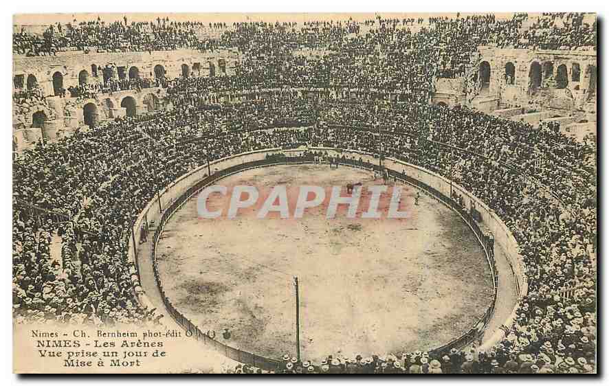 Nîmes - Les Arènes - Vue prise un jour de Mise à Mort — Ch. Bernheim phot-édit