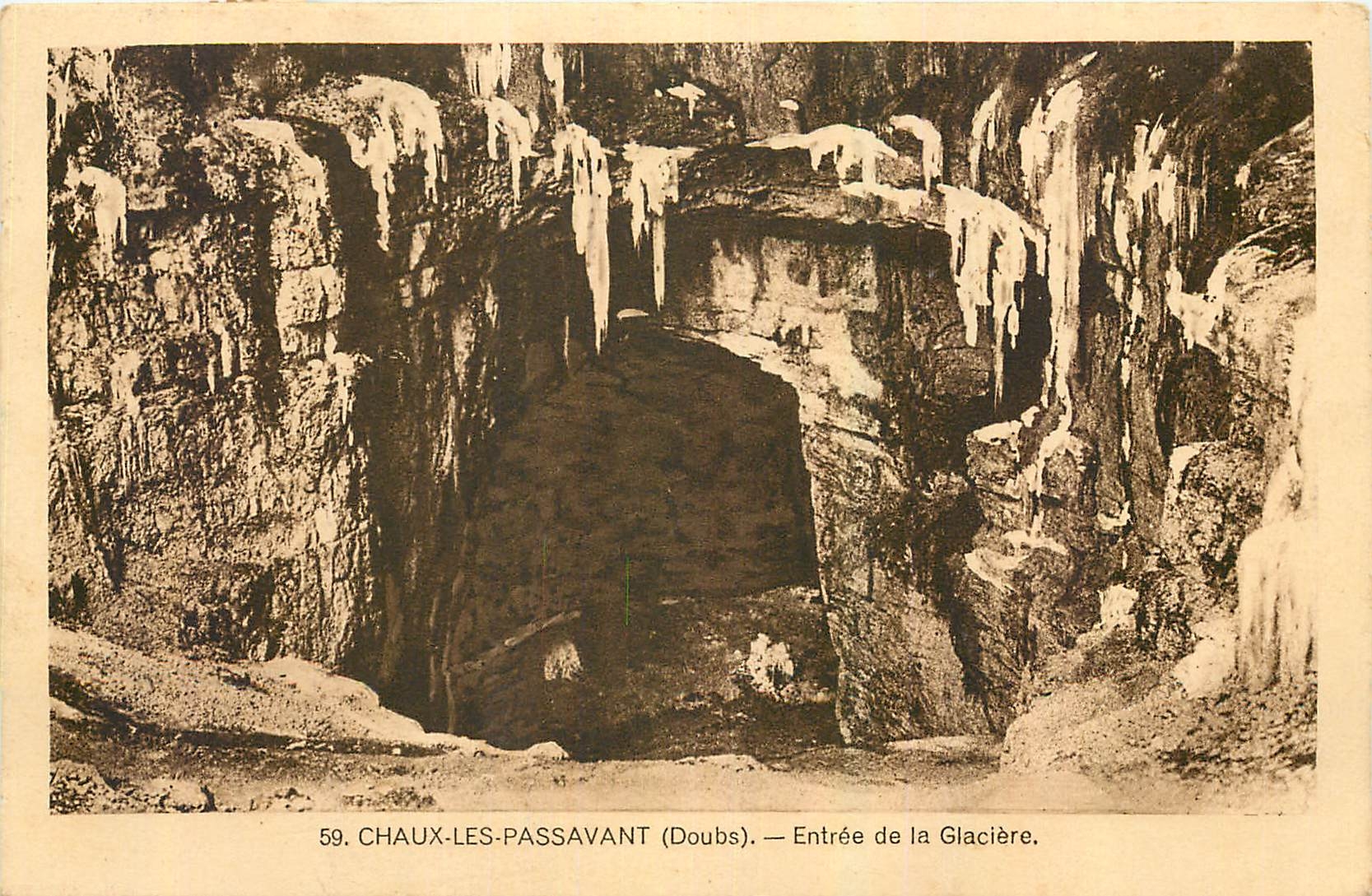 CPA Chaux les Passavant Doubs Entree de la Glaciere 