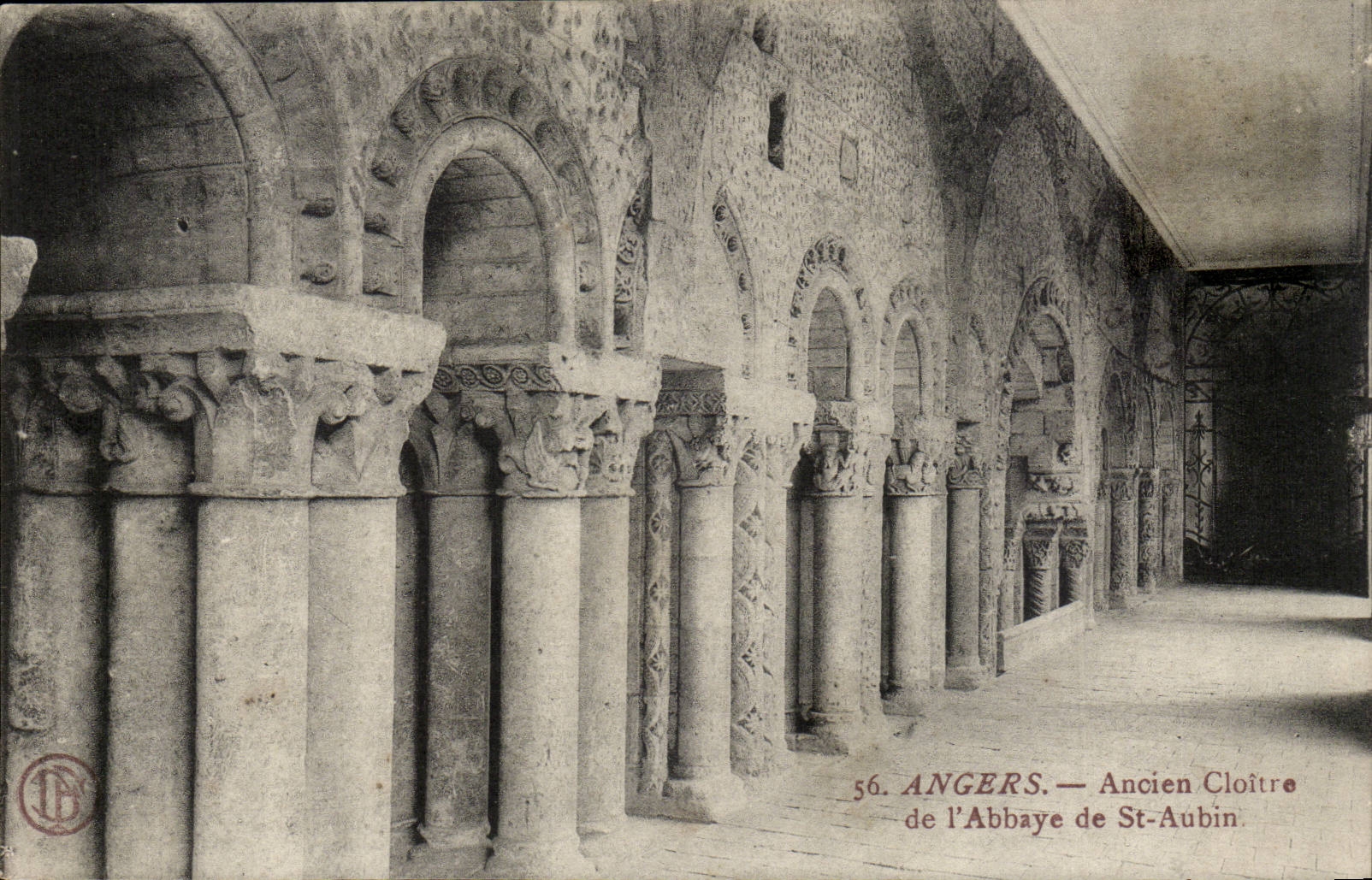 Angers CPA Ancien cloitre de l'abbaye de St Aubin
