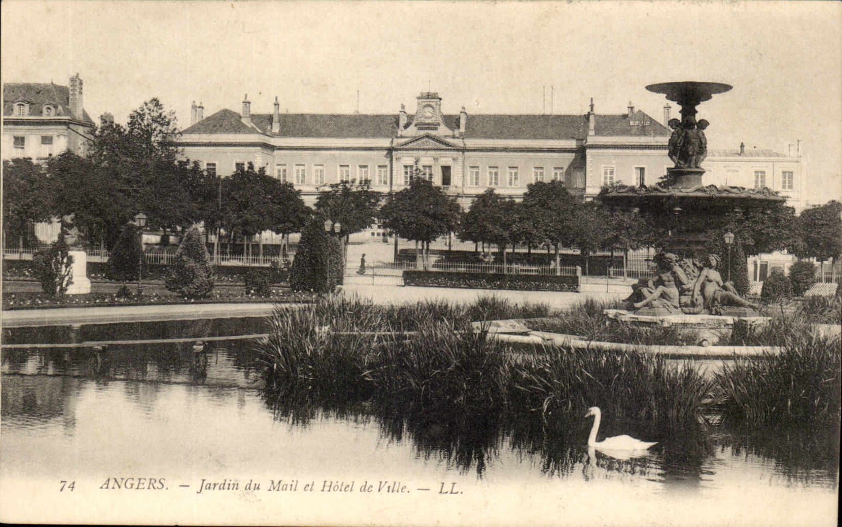Angers CPA Jardin du Mail et Hotel de ville