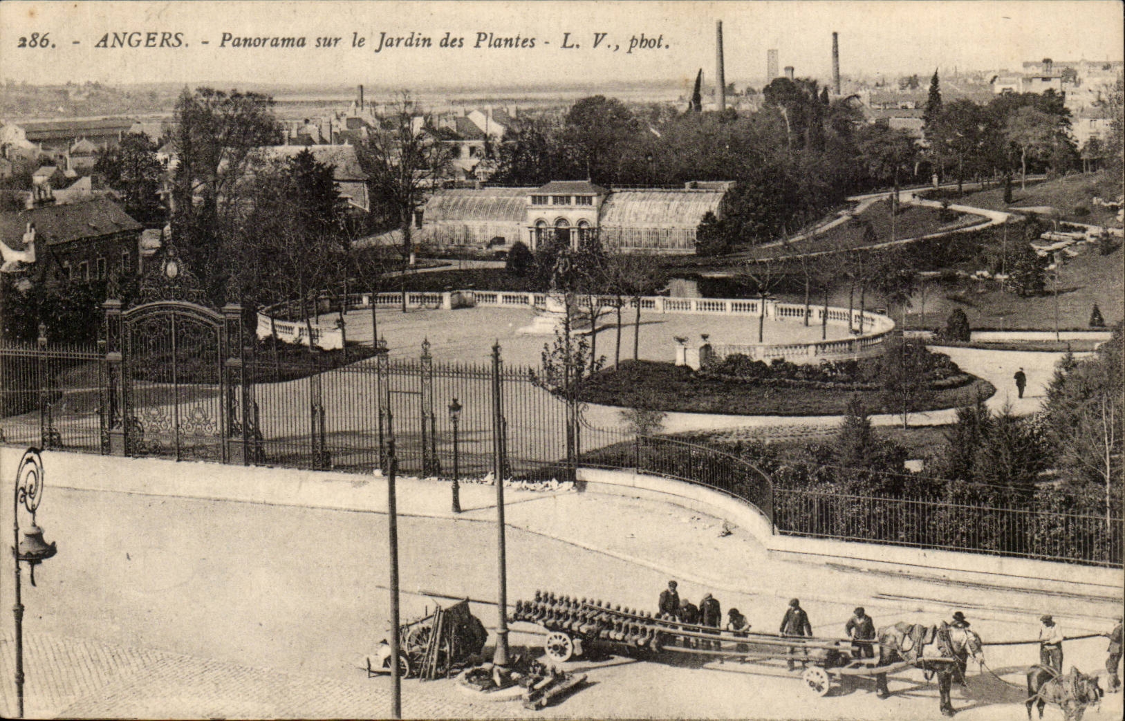 Angers CPA Panorama sur le jardin des plantes (animee)