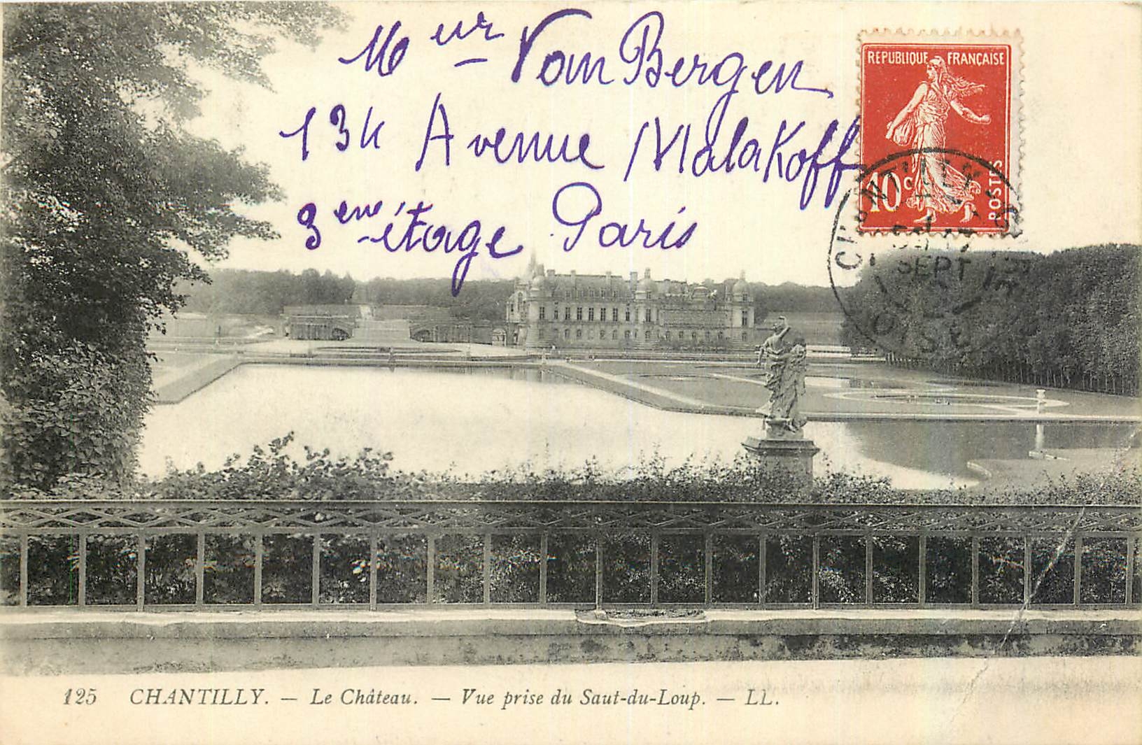 CPA Chantilly Le Chateau Vue prise du Saut du Loup 