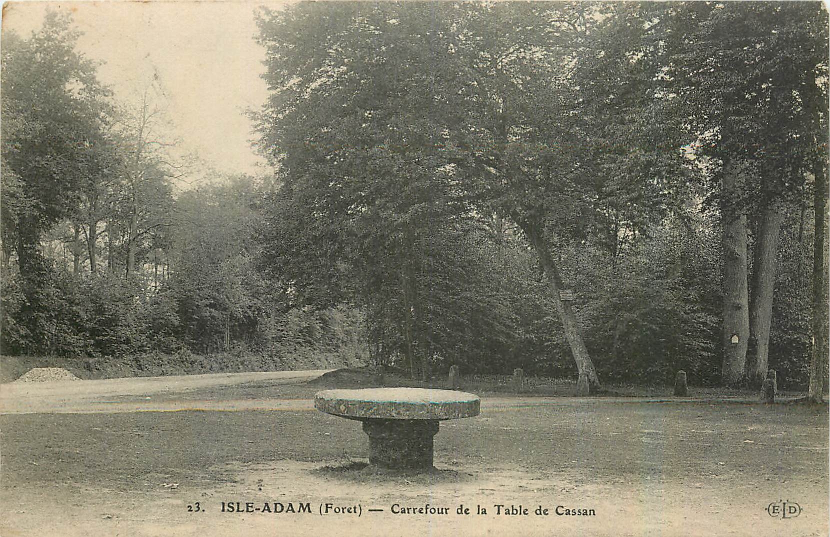 CPA L'Isle Adam Foret Carrefour de la Table de Cassan 
