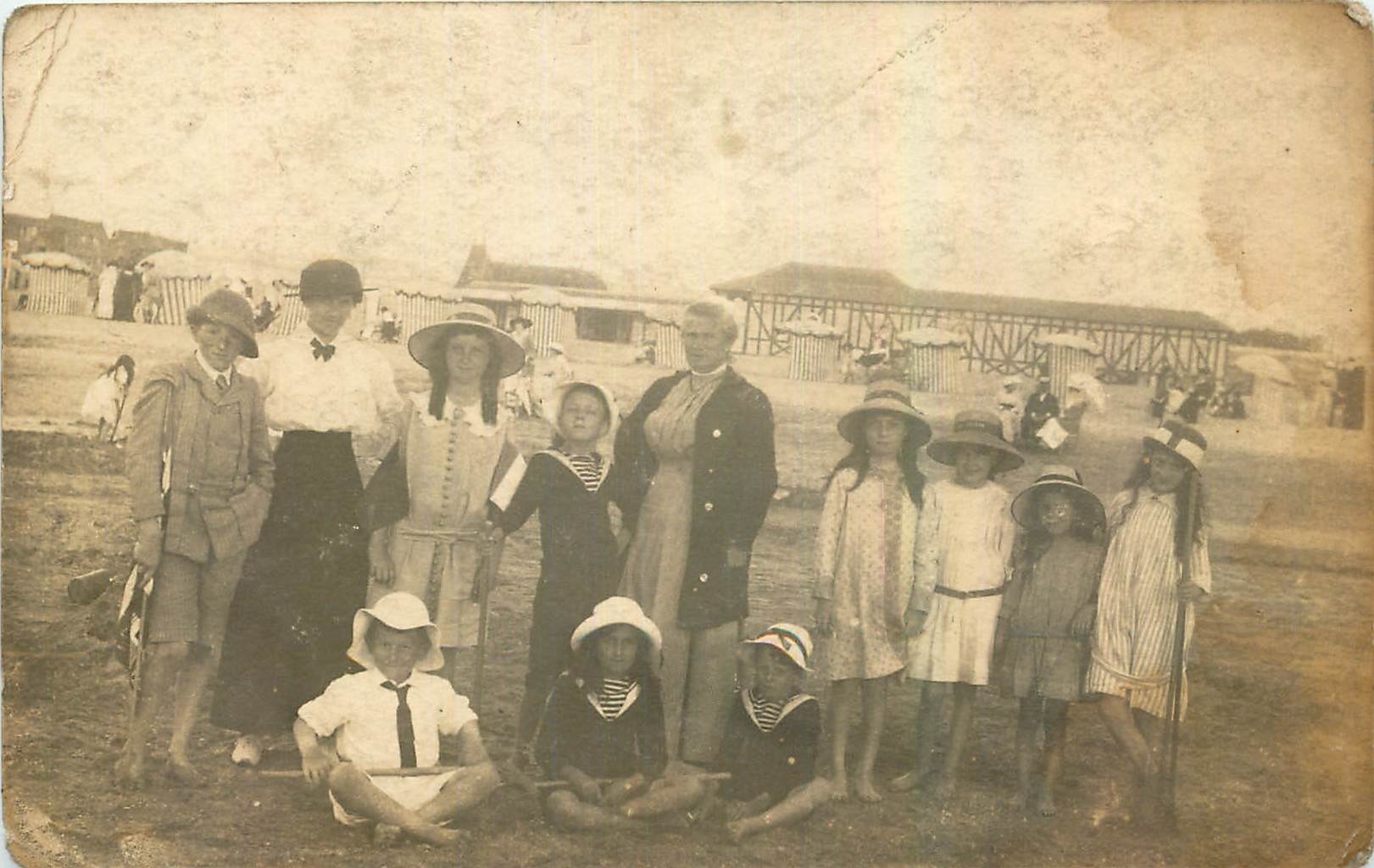 CARTE PHOTO Personnages