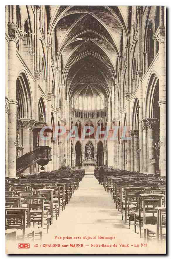 CPA Chalons sur Marne Notre Dame de Vaux La Nef 