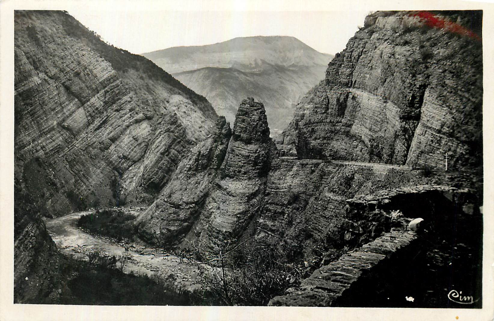CPA Environs de Seyne les Alpes B A Les Clues de Barles 