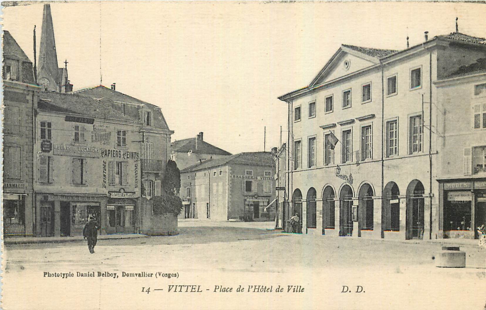 CPA Vittel Place de l'Hotel de Ville 