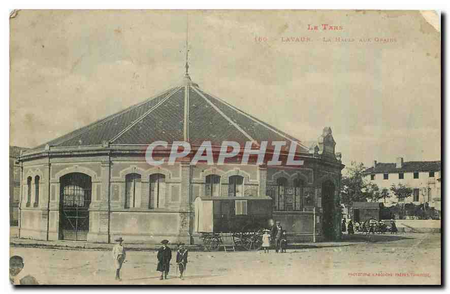 CPA Lavaur La Halle aux grains