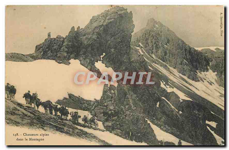 CPA Chasseurs alpins dans la Montagne 