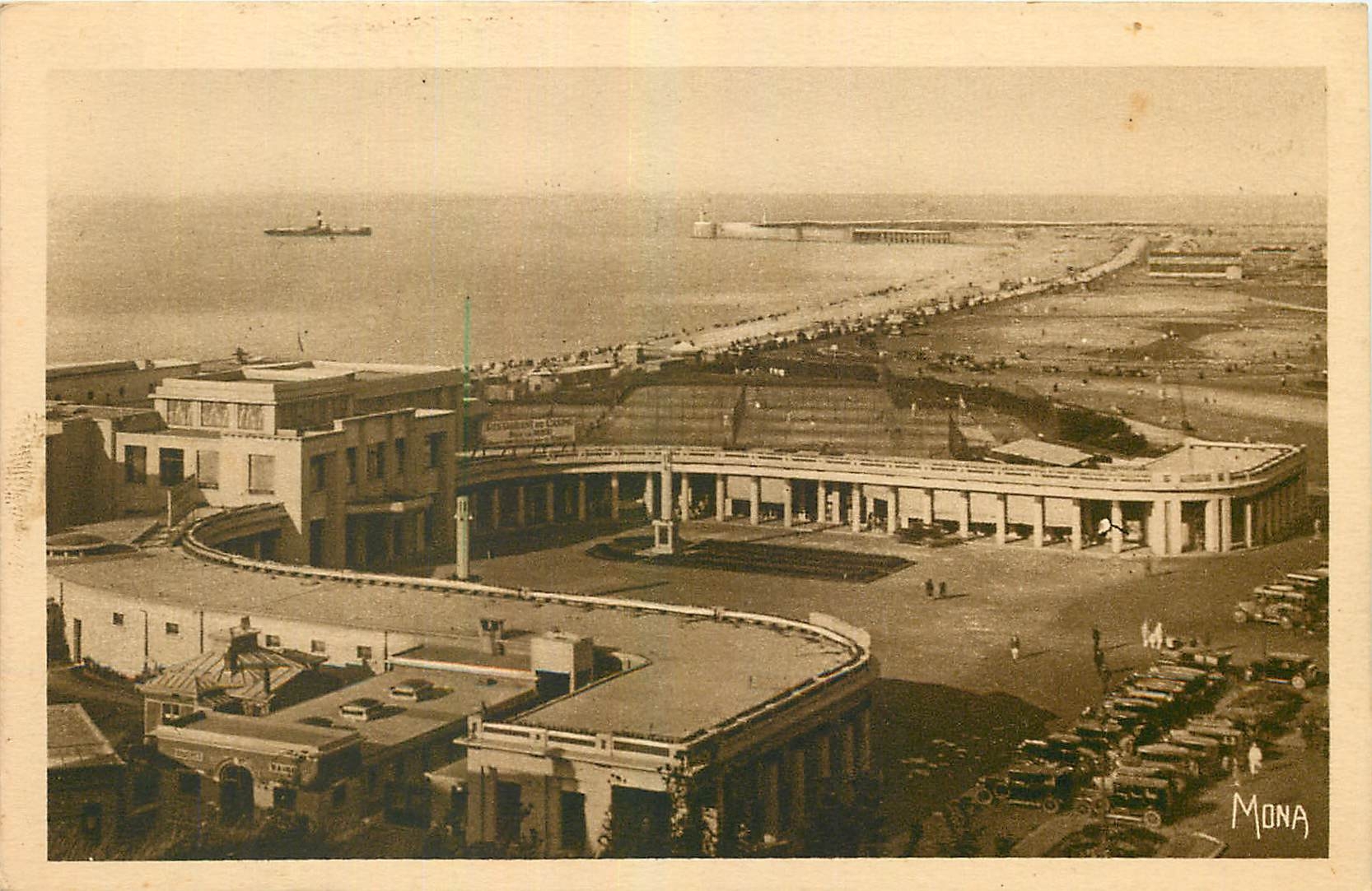 CPA Les Petits Tableaux de Normandie Dieppe l'Esplanade les arcades et l'entree principale du casino