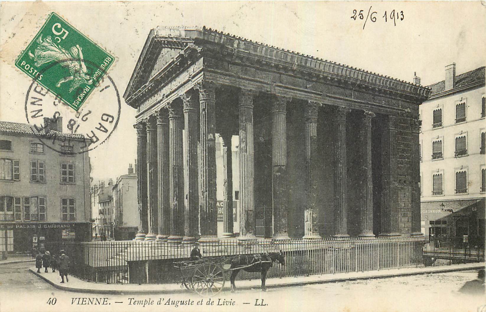 CPA Vienne Temple d'Auguste et de Livie 