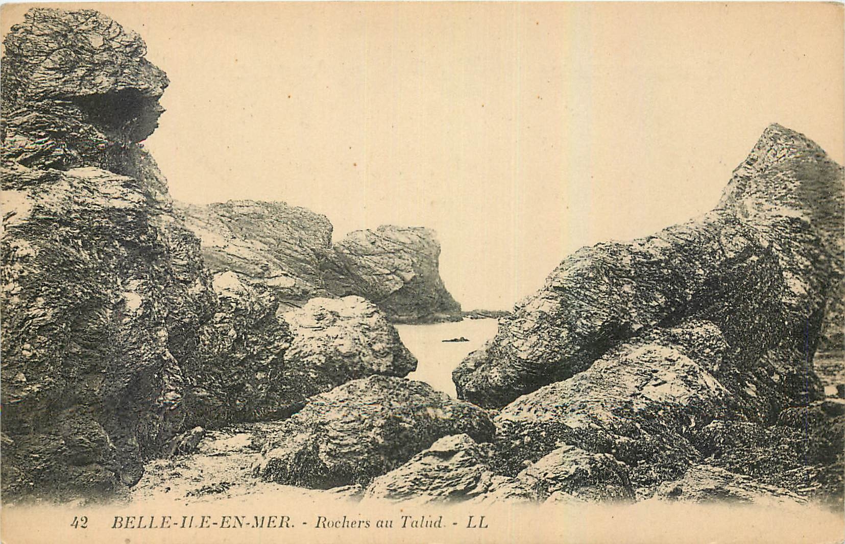 Belle-Île-en-Mer — Rochers au Talid — LL, n°42