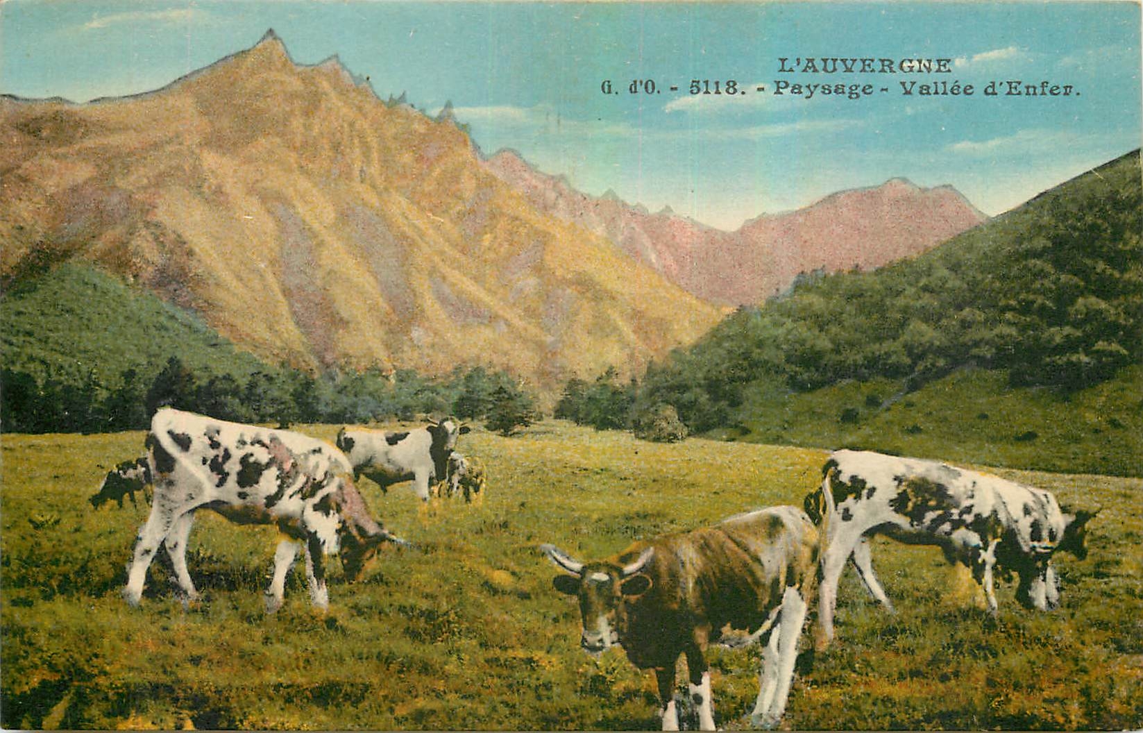CPA l'Auvergne Paysage Vallee d'Enfer Vaches