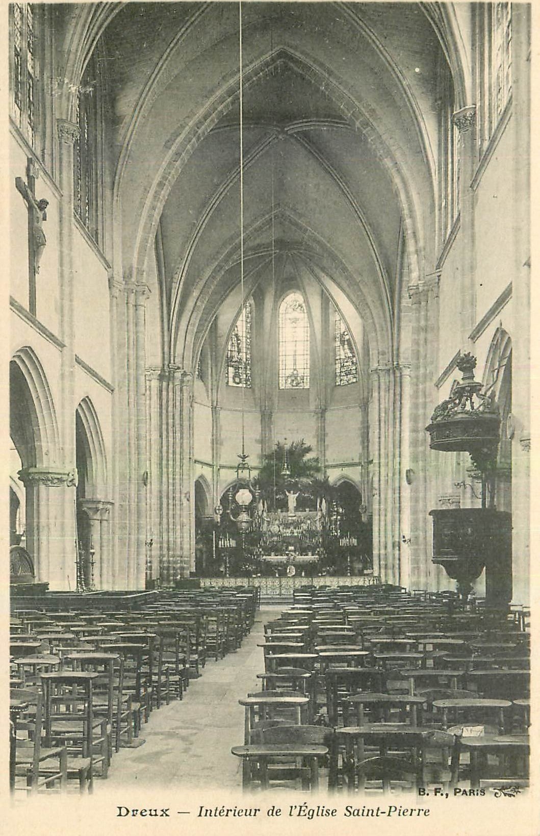 Dreux — Intérieur de l'Église Saint-Pierre — B. F., Paris