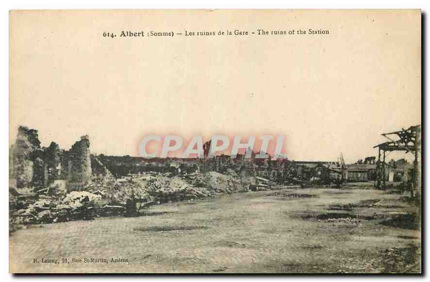 CPA Albert Somme Les ruines de la Gare Militaria