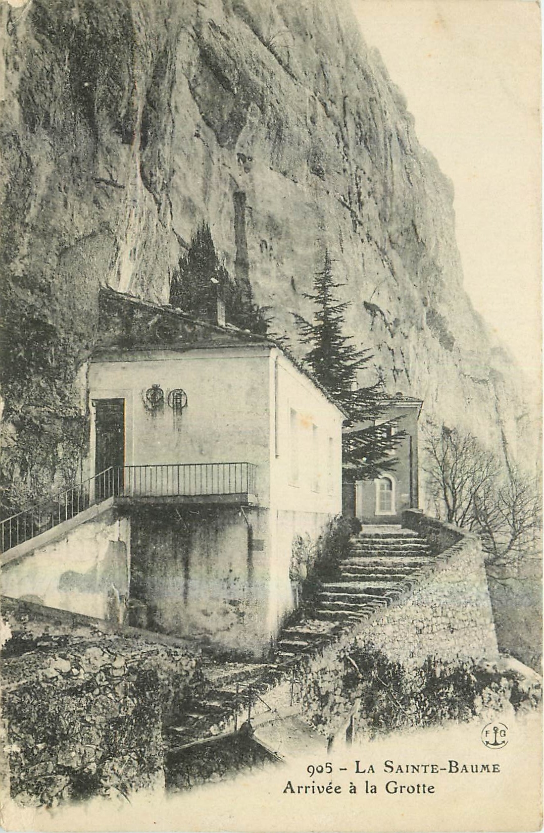 CPA La Sainte Baume Arrivee a la Grotte 