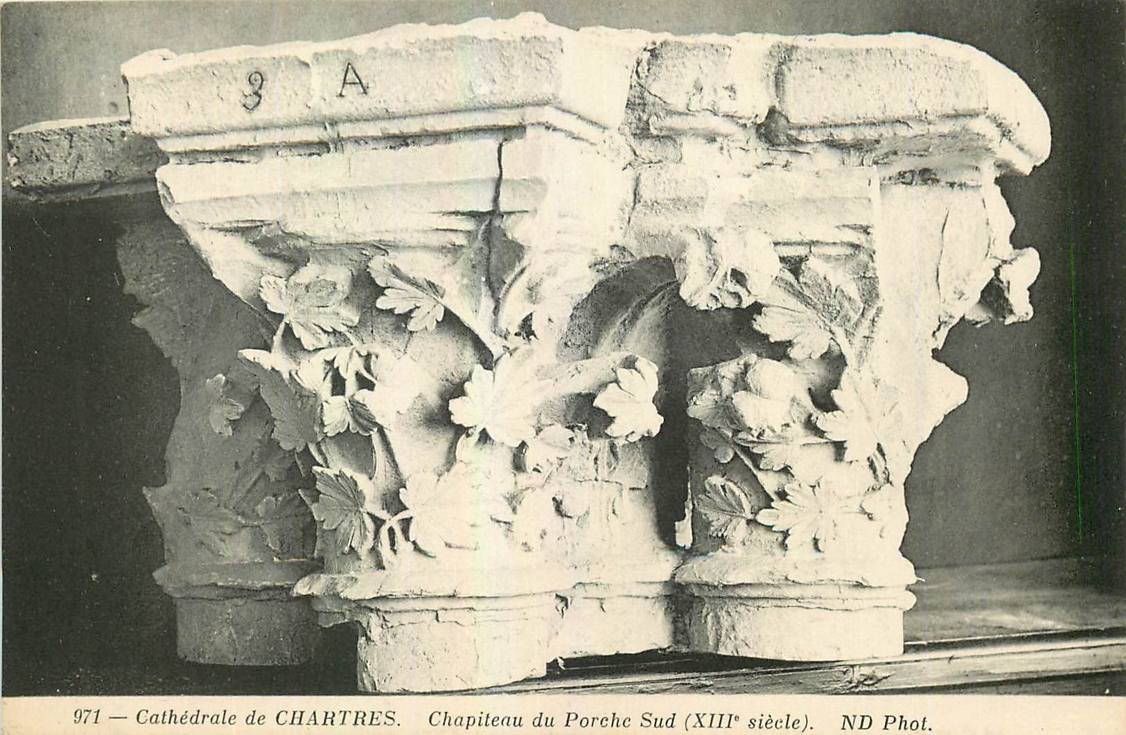 Cathédrale de Chartres — Chapiteau du Porche Sud (XIIIe siècle) — ND Phot.