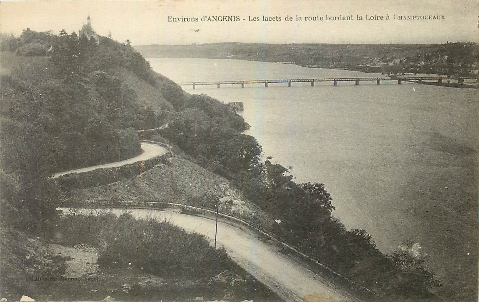 CPA Environs d'Ancenis Les lacets de la route bardant la Loire a Champtoceaux 