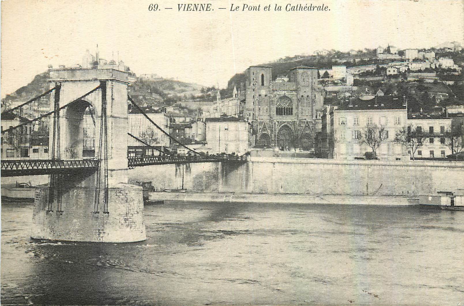 CPA Vienne Le Pont et la Cathedrale 