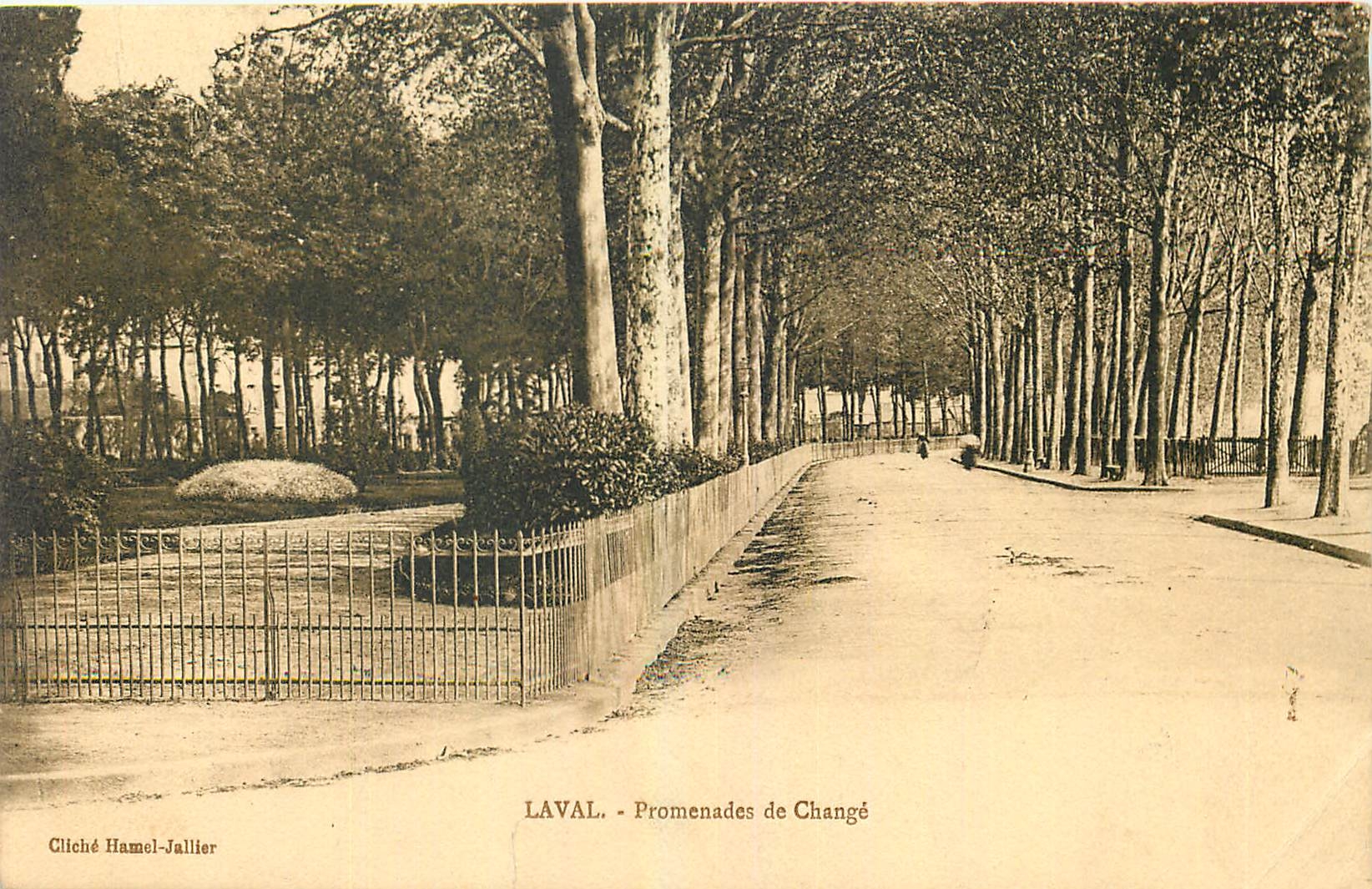 CPA Laval Promenade de Change 