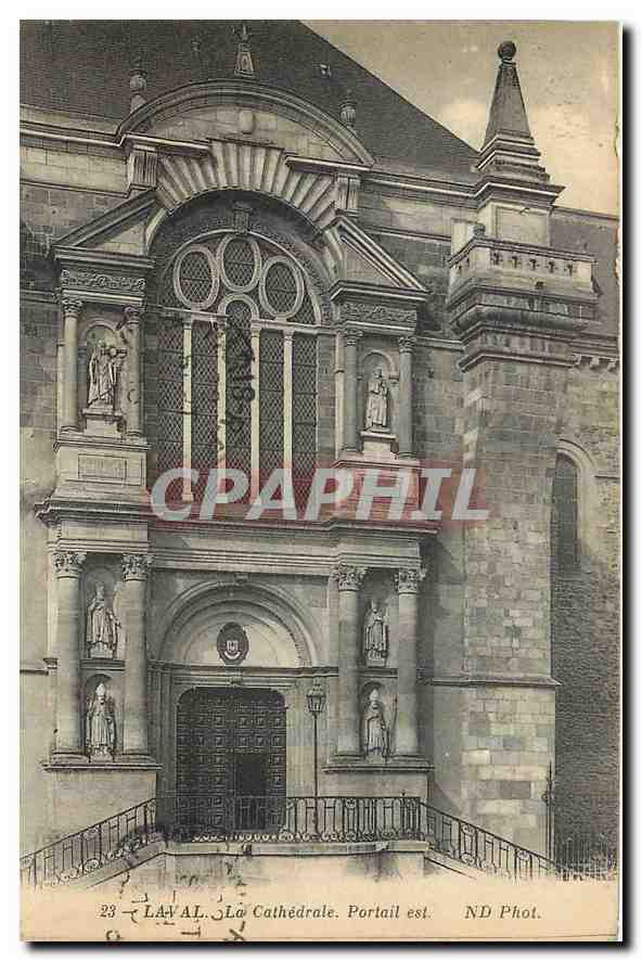 CPA Laval La Cathedrale Portail Est 