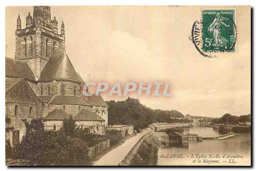 CPA Laval l'Eglise N D d'Avenieres et la Mayenne 