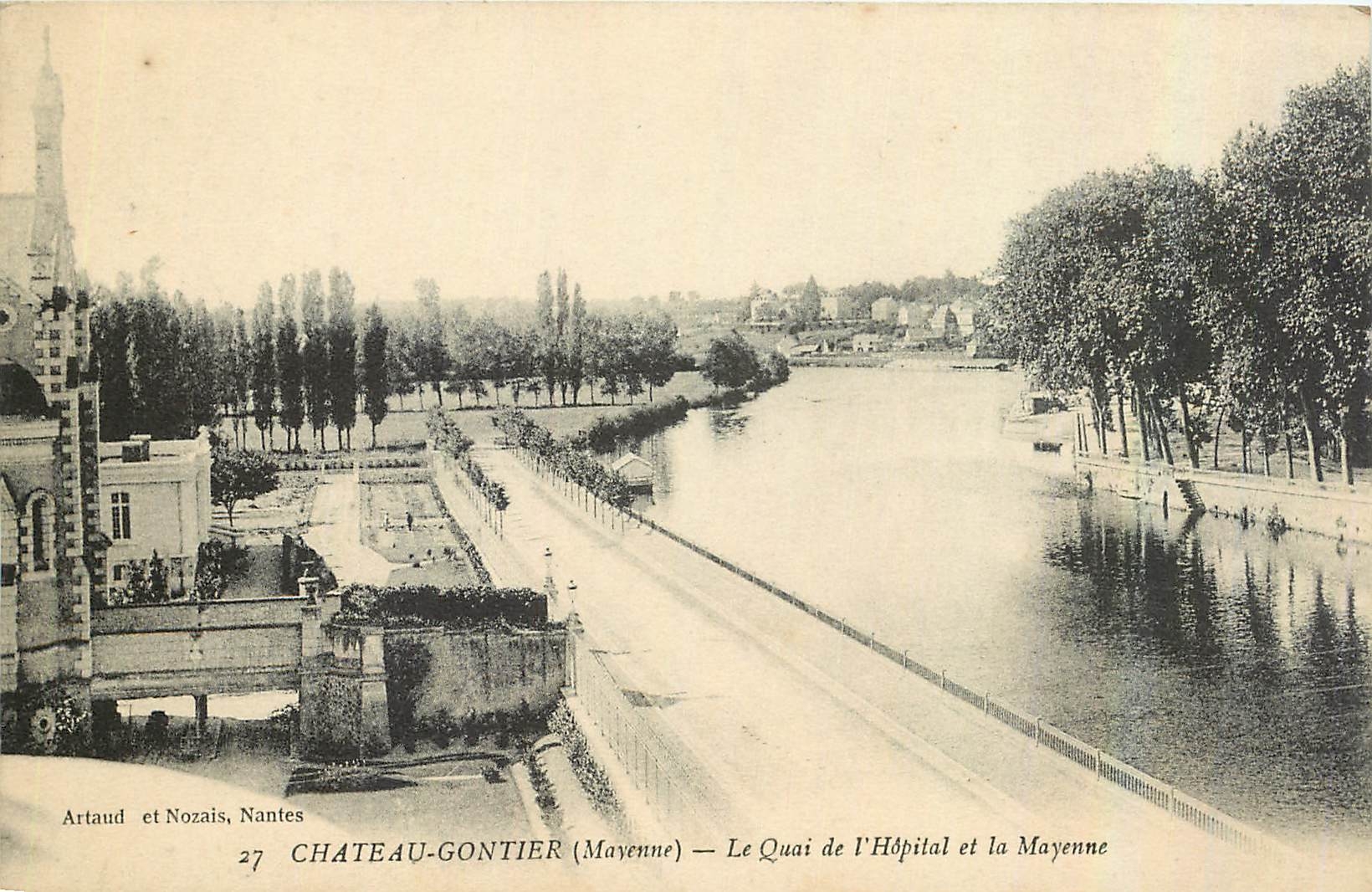 CPA Chateau Gontier Mayenne Le Quai de l'Hopital et la Mayenne 