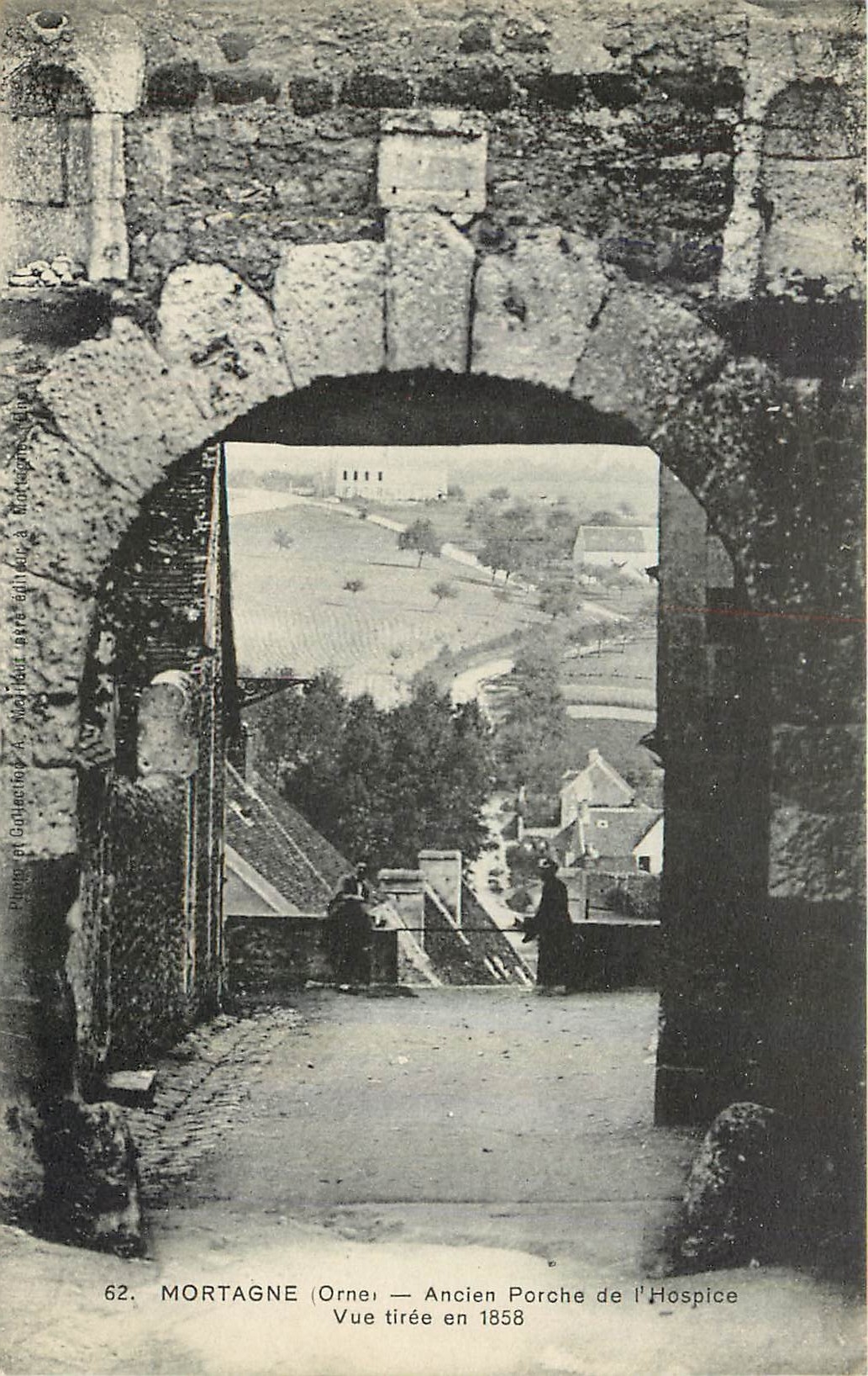 CPA Mortagne Orne Ancien Porche de l'Hospice 