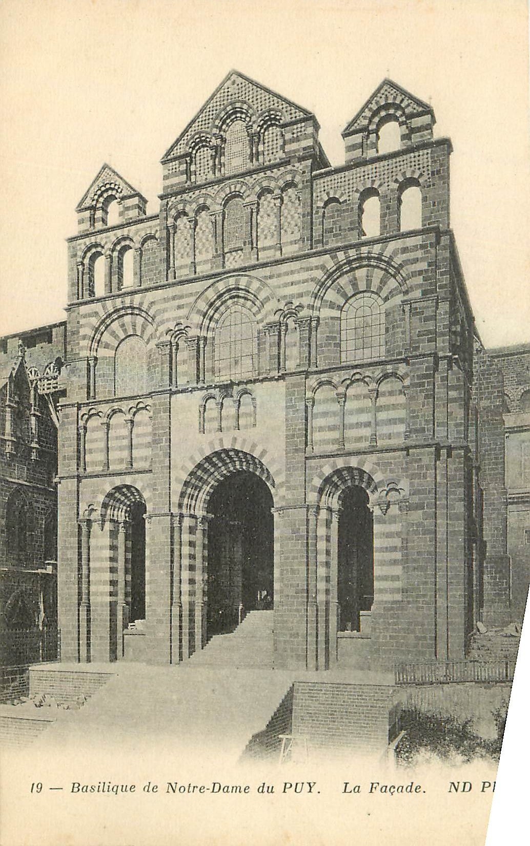 CPA Basilique de Notre Dame du Puy La facade 